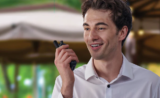 Why restaurants need walkie talkies for employee safety and customer satisfaction.